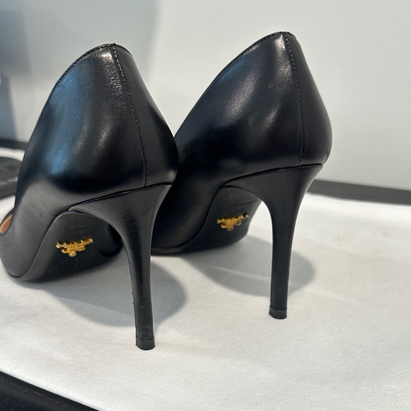 Prada Black Pointed Toe Pump Heel 38 - Picture 8 of 10
